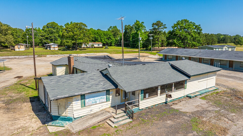 More Photos Of 1058 Edgewater Rd, Pineville Hotel For Sale