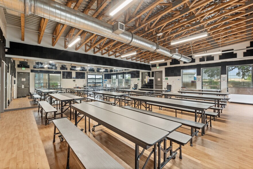 More Photos Of 5818 NW Loop 410, San Antonio Schools For Lease