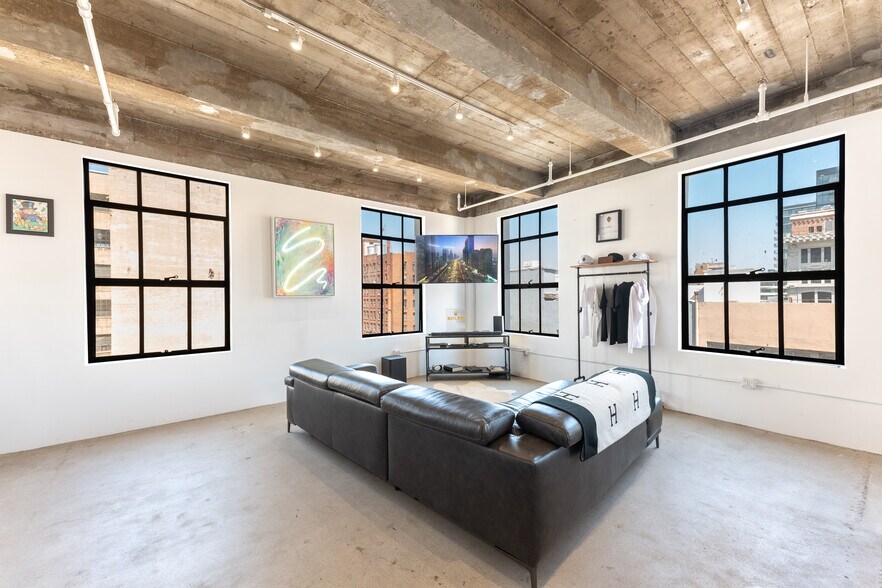 More Photos Of 742-748 S Hill St, Los Angeles Loft Creative Space For Lease