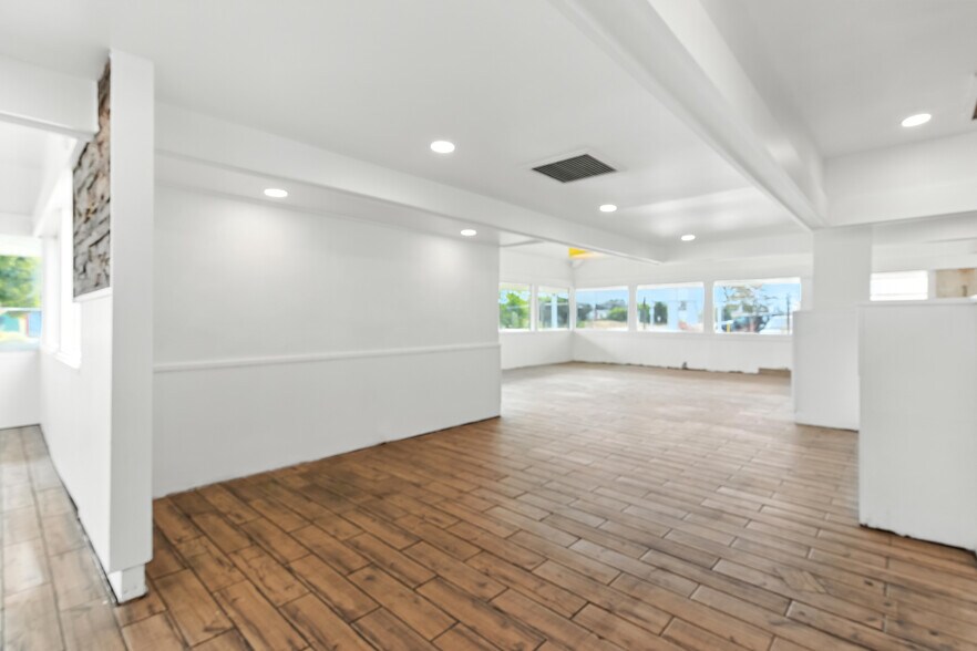 More Photos Of 4355 Sonoma Blvd, Vallejo Restaurant For Sale