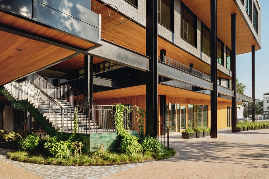 More Photos Of 888 Westheimer Rd, Houston Office For Lease