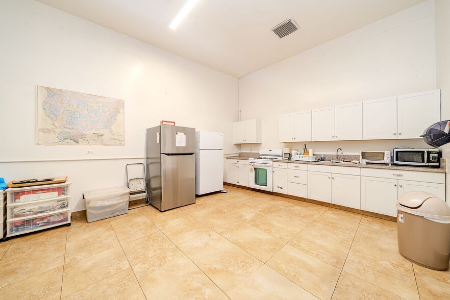 More Photos Of 15000 S Western Ave, Gardena Storefront Retail Office For Sale