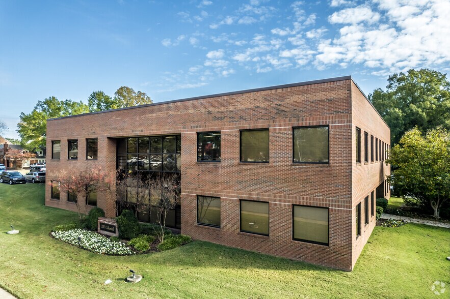 More Photos Of 700 Colonial Rd, Memphis Office For Lease