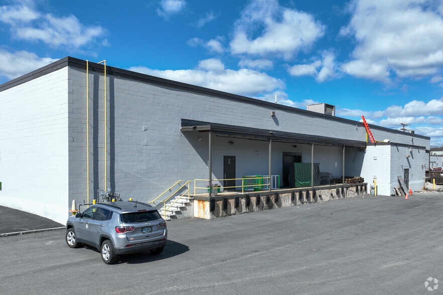More Photos Of 28 Portsmouth Ave, Stratham Freestanding For Lease