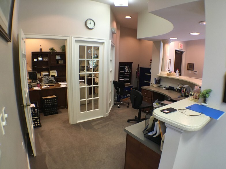 More Photos Of 3100-3106 Professional Plz, Germantown Medical For Sale