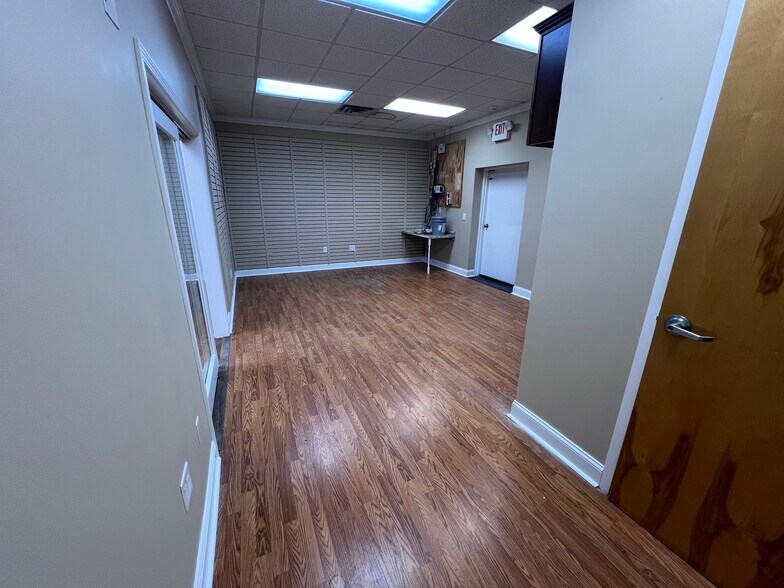 More Photos Of 1420 Mcfarland Blvd, Northport Unknown For Lease