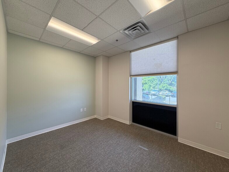 More Photos Of 2209 Abbott Martin Rd, Nashville Apartments For Lease