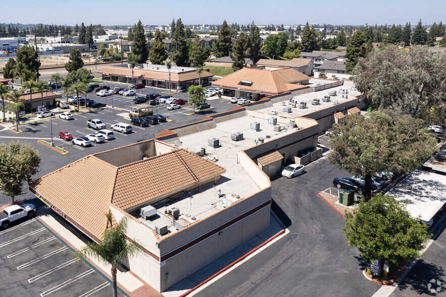 More Photos Of 2001-2099 E Orangethorpe Ave, Placentia Unknown For Lease