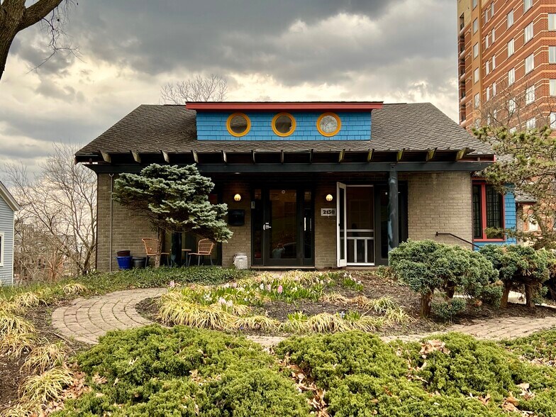 More Photos Of 2150 Alpine Pl, Cincinnati Office Residential For Sale