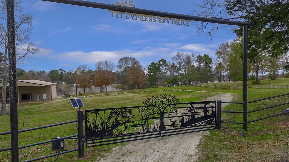 More Photos Of 111 Cypress Bay dr, Milam Specialty For Sale