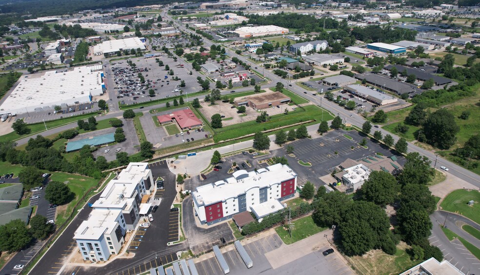 More Photos Of 4000 Vali Ct, North Little Rock Restaurant For Sale