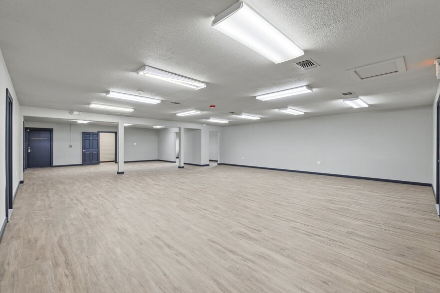 More Photos Of 516 N Locust St, Denton Daycare Center For Lease