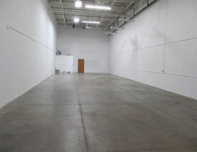 More Photos Of 720 N 17th St, St Charles Flex For Lease