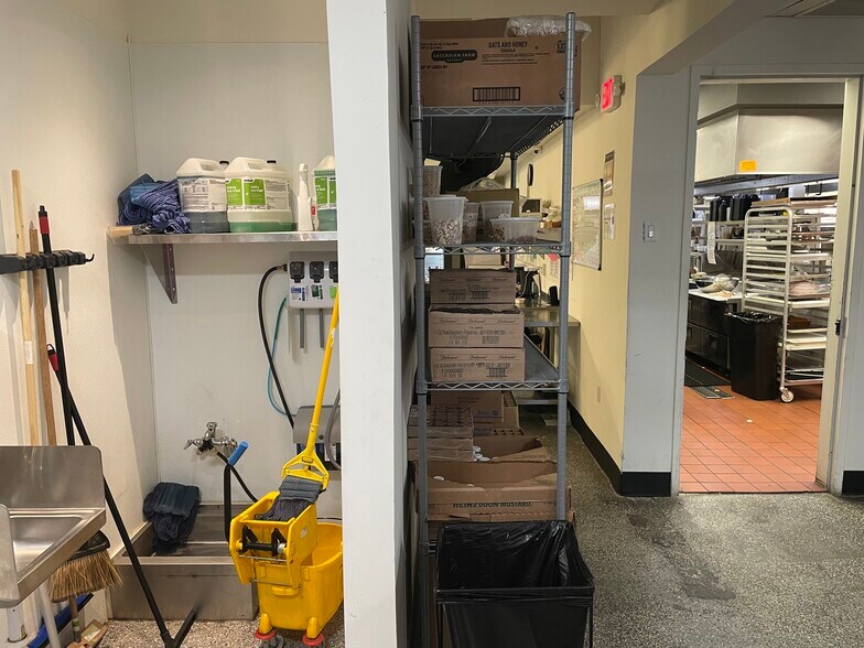 More Photos Of 72 NW 79th St, Miami Restaurant For Sale