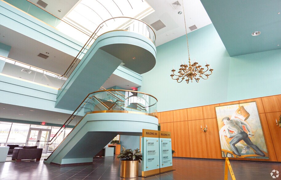 More Photos Of 300-310 Seven Fields Blvd, Seven Fields Office For Lease