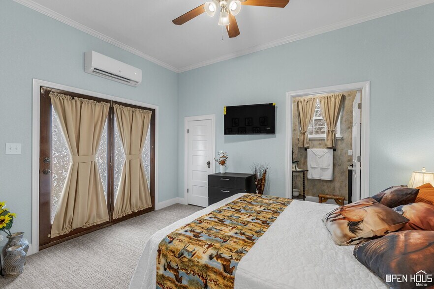 More Photos Of 405 W Gilbert St, Henrietta Hospitality For Sale