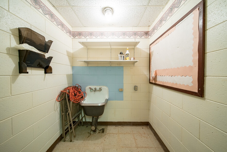 More Photos Of 4323 Primrose Rd, Columbus Religious Facility For Sale