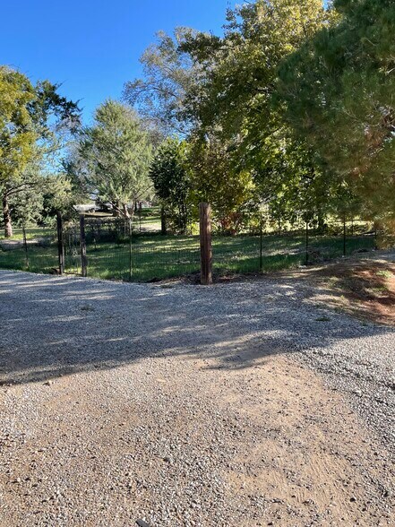 More Photos Of 1804 E College Blvd, Roswell General Retail For Sale