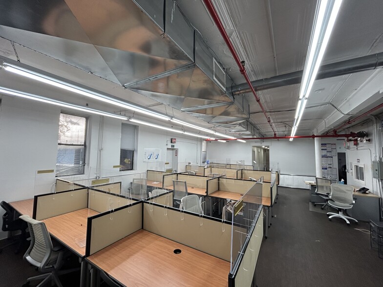 More Photos Of 122 18th St, Brooklyn Land For Lease