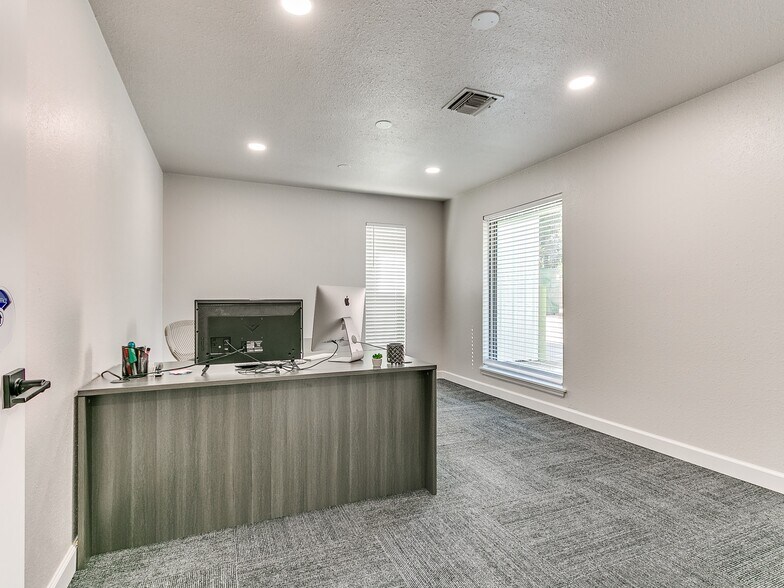 More Photos Of 2520 NW 39th St, Oklahoma City Coworking Space