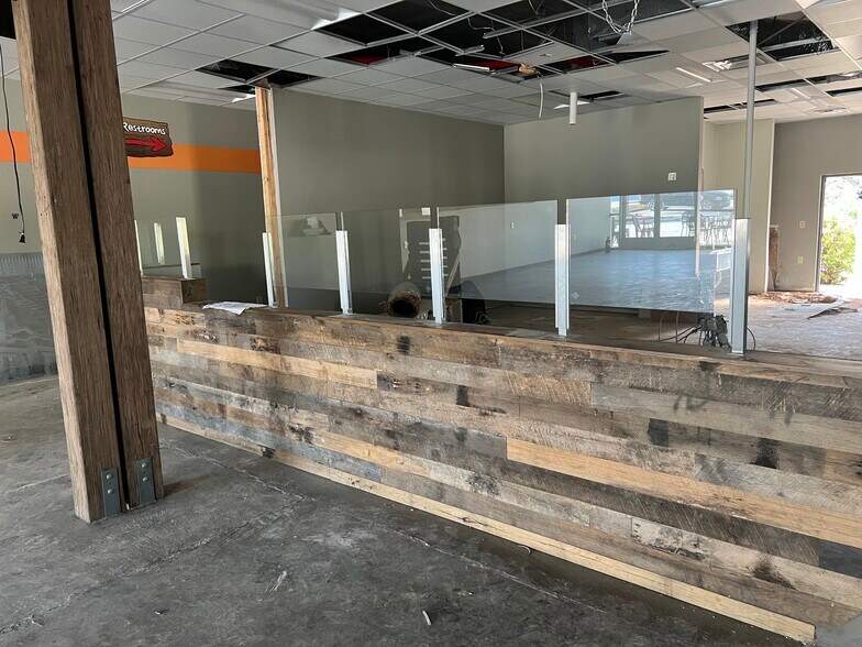 More Photos Of 1530 Mercer University Dr, Macon-Bibb Storefront Retail Office For Lease
