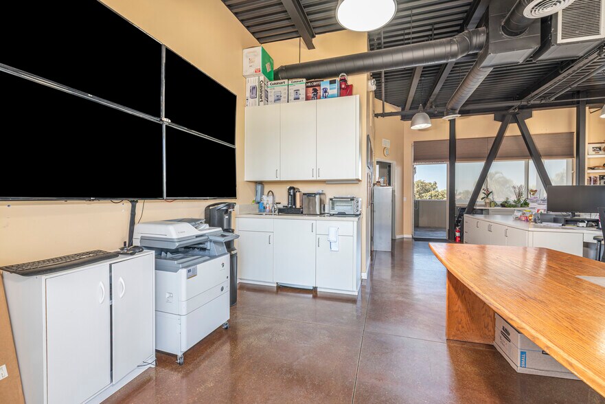 More Photos Of 1108 Sartori Ave, Torrance Office Residential For Sale
