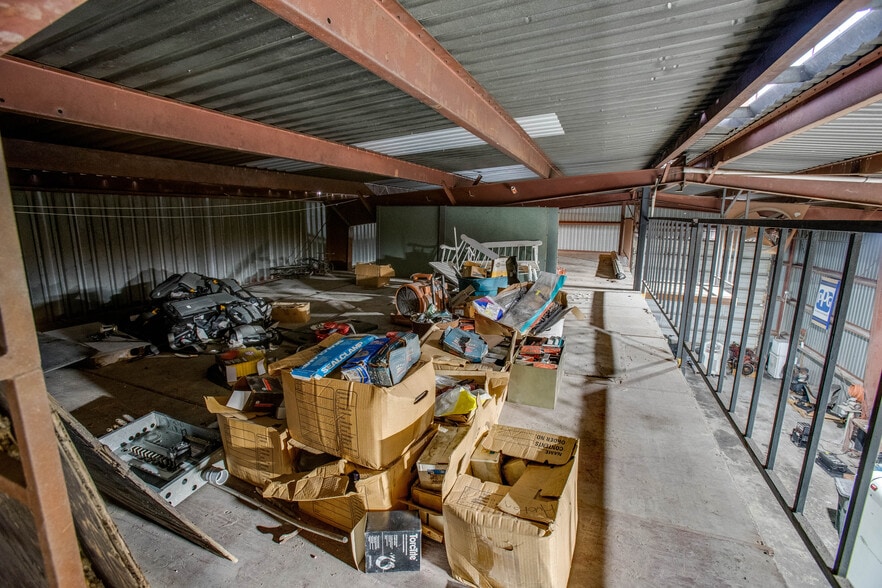 More Photos Of 113 Pin Oak Dr, Highlands Contractor Storage Yard For Sale