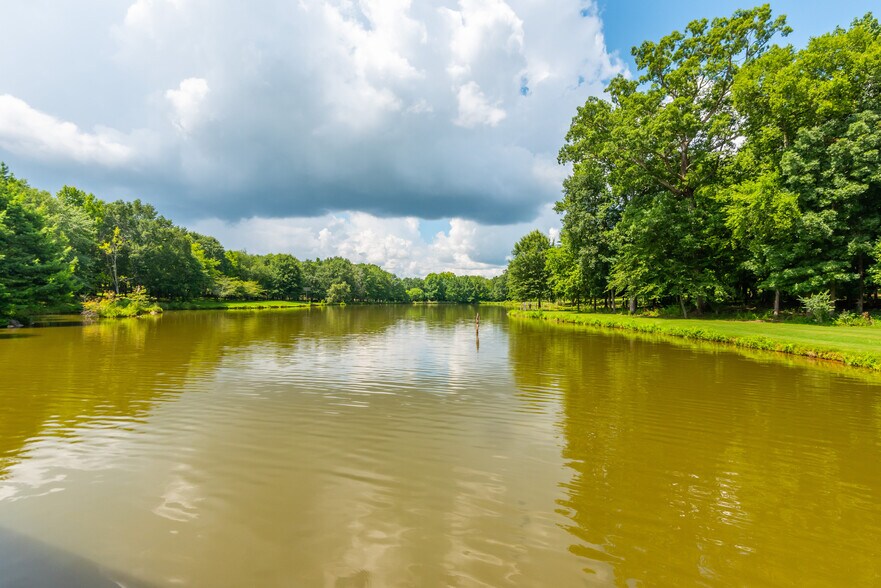 More Photos Of 565 Owens Gin Rd NE, Calhoun Lodge Meeting Hall For Sale