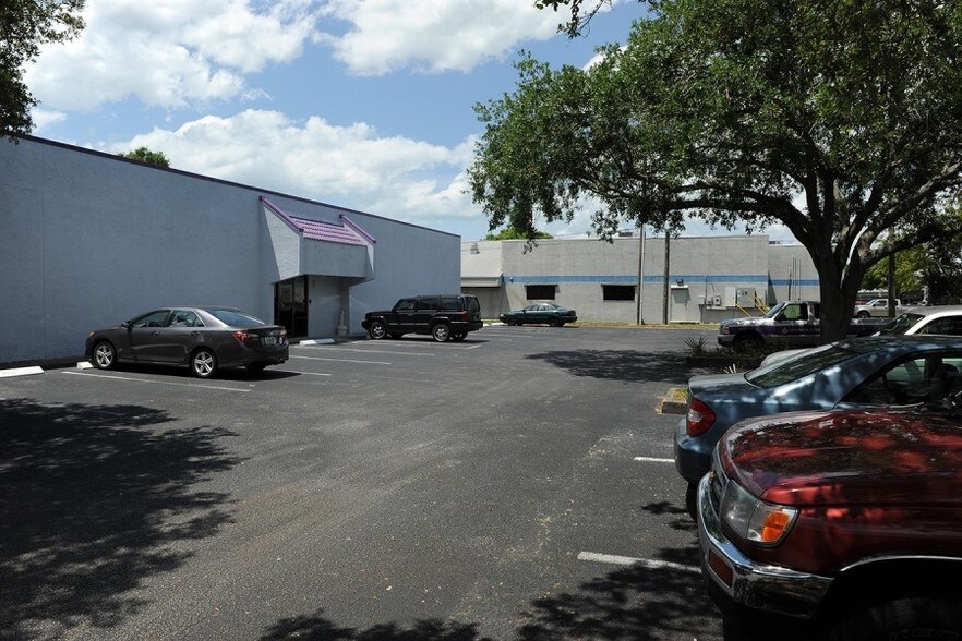 More Photos Of 1365 Hamlet Ave, Clearwater Flex For Lease