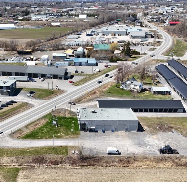 More Photos Of 121 Rte 158, Saint-Thomas Flex For Lease