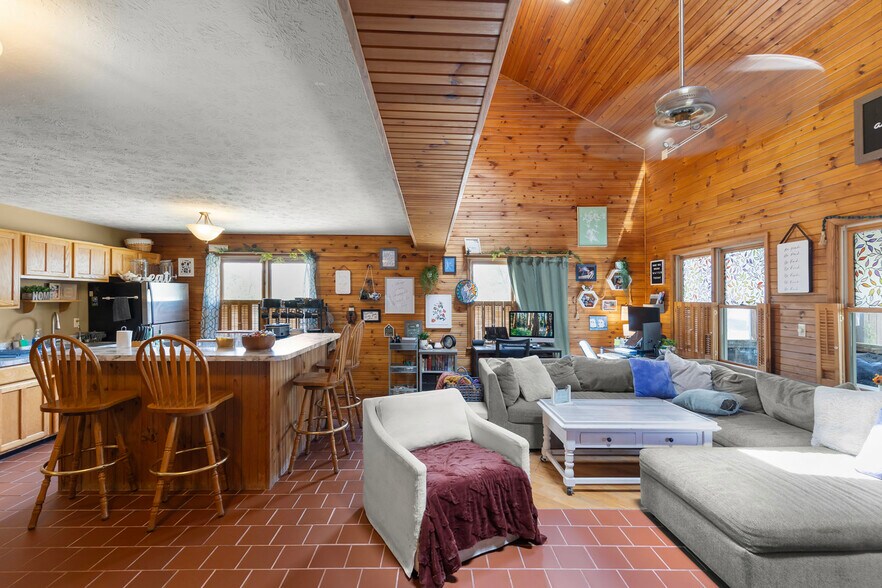 More Photos Of 8018 Northwestern Tpke, Keyser General Retail For Sale