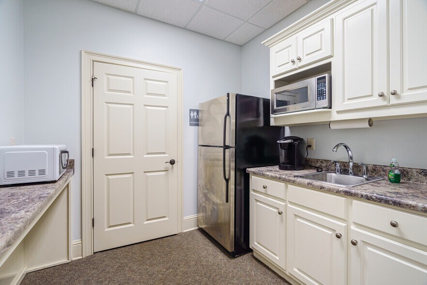 More Photos Of 112 Harmony Crossing, Eatonton Medical For Lease