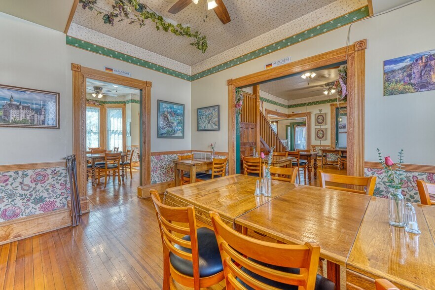 More Photos Of 512 Royal Gorge Blvd, Canon City Restaurant For Sale