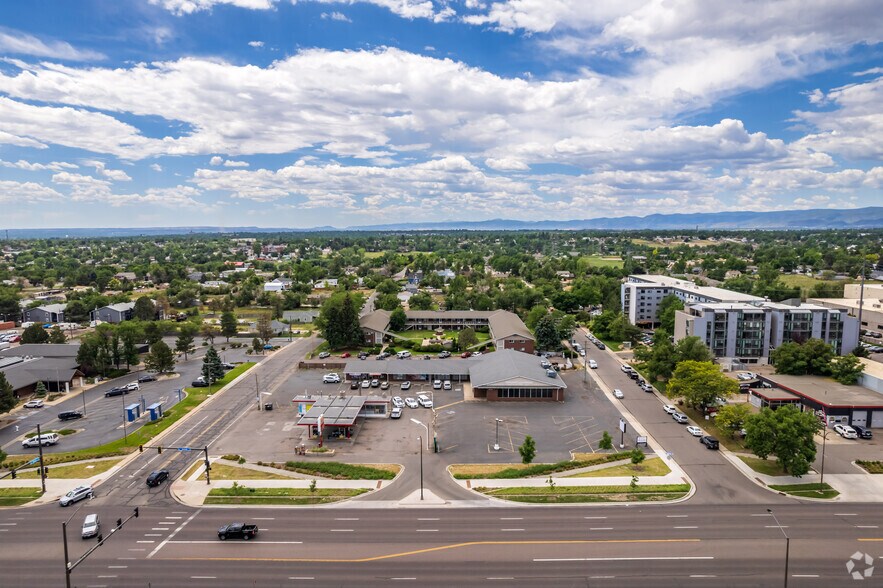 More Photos Of 5690 W Alameda Ave, Lakewood Freestanding For Lease