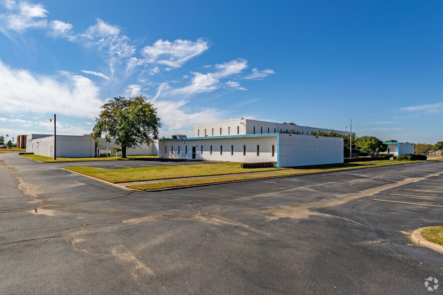 Primary Photo Of 6540 E Apache St, Tulsa Warehouse For Sale