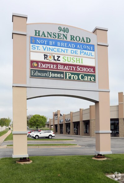 More Photos Of 940 Hansen Rd, Green Bay Storefront For Lease