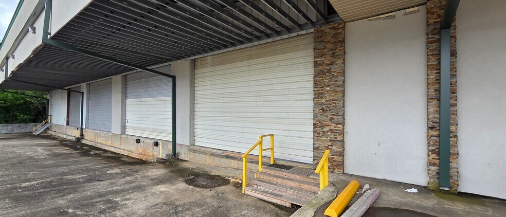 More Photos Of 22820 Interstate 45, Spring Unknown For Lease