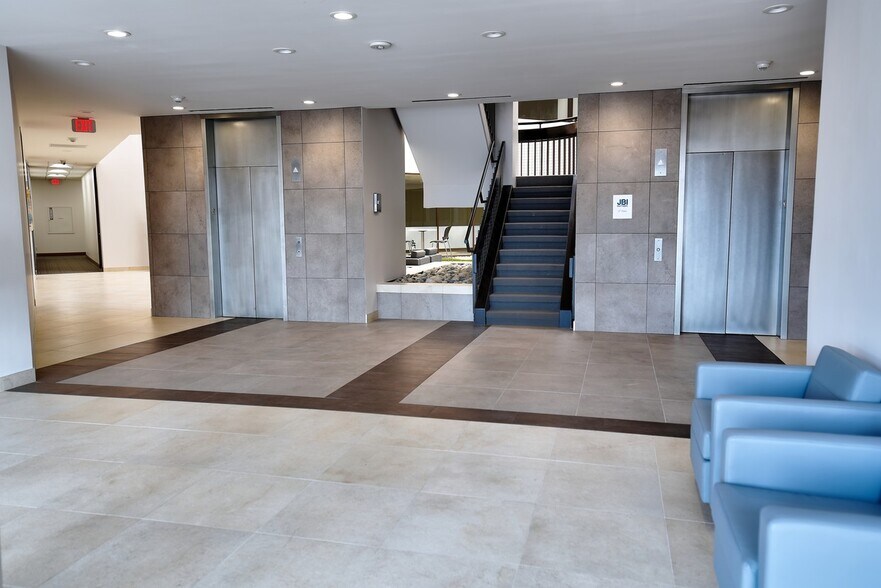 More Photos Of 2121 Midway Rd, Carrollton Office For Lease