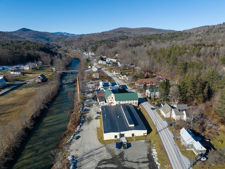 More Photos Of 7392 US-4, Woodstock Police Fire Station For Sale