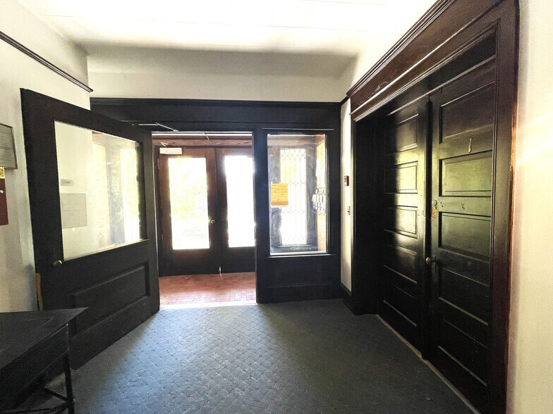 More Photos Of 506 E Seneca St, Ithaca Multifamily For Sale