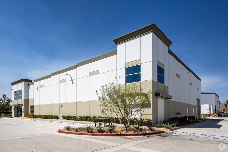 More Photos Of 14020 Meridian Pky, Riverside Warehouse For Sale