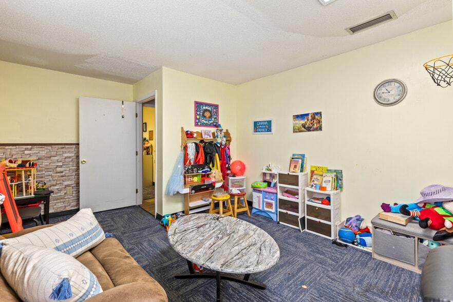 More Photos Of 260 S Marion Ave, Lake City Medical For Lease