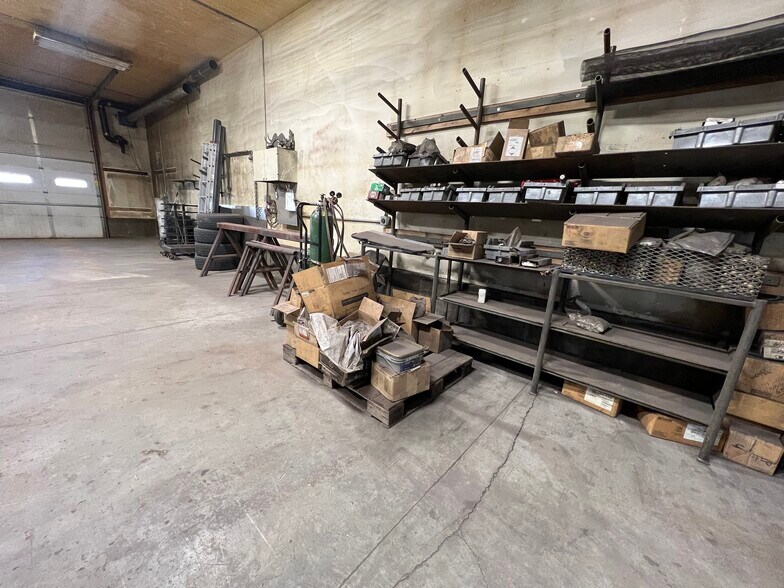 More Photos Of 6101 S 2nd St, Tetonia Service For Sale