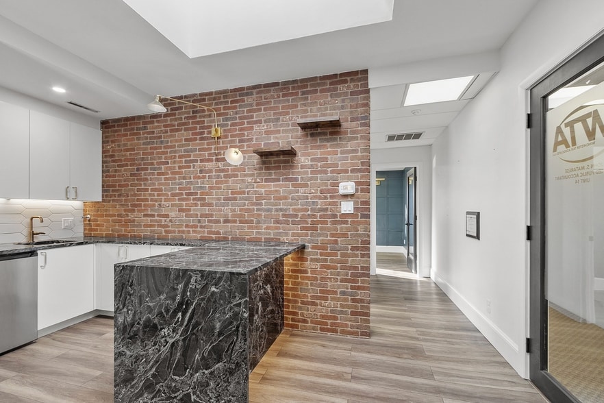 More Photos Of 63 Shore Rd, Winchester Medical For Sale