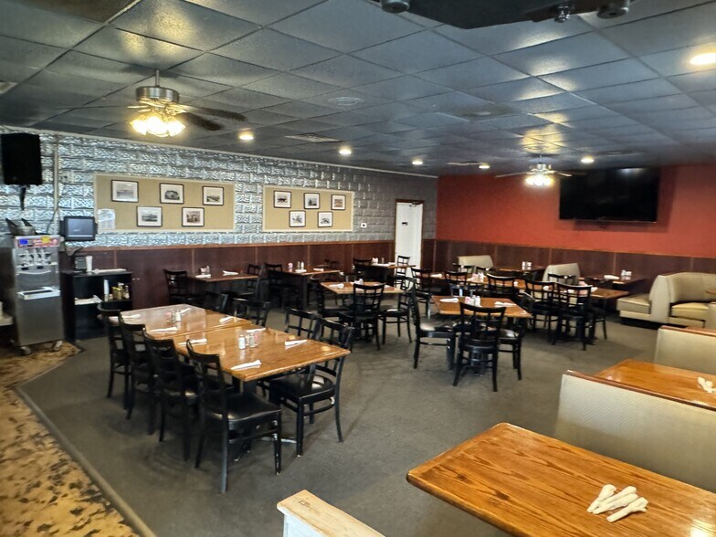 More Photos Of 701 N Crossroads, Leonard Restaurant For Sale