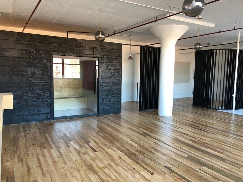 More Photos Of 61 Greenpoint Ave, Brooklyn Loft Creative Space For Lease