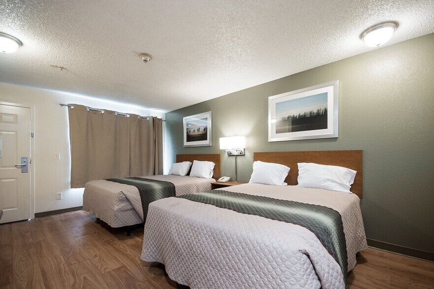 More Photos Of 25104 Pacific Hwy S, Kent Hospitality For Sale