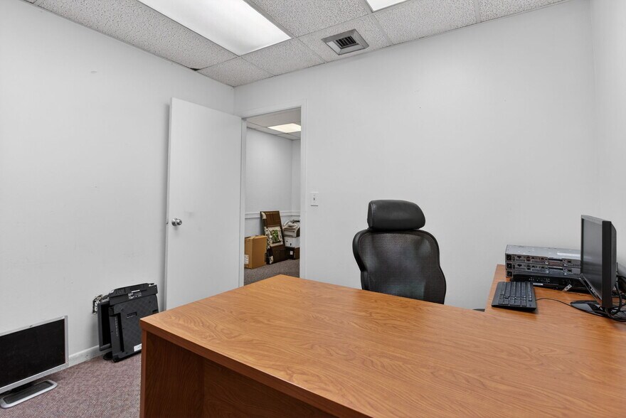 More Photos Of 513 N State Road 7, Margate Office For Sale
