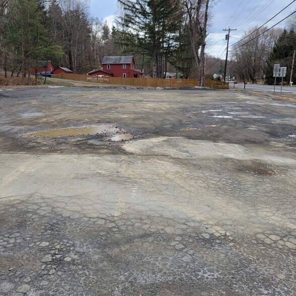 More Photos Of 609 Route 208, Gardiner General Retail For Sale