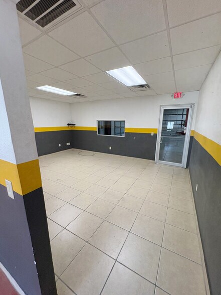 More Photos Of 2950 Preston Ave, Pasadena Unknown For Lease